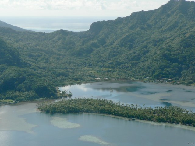54- La baie Vaihuti derriere le motu Moturoa 